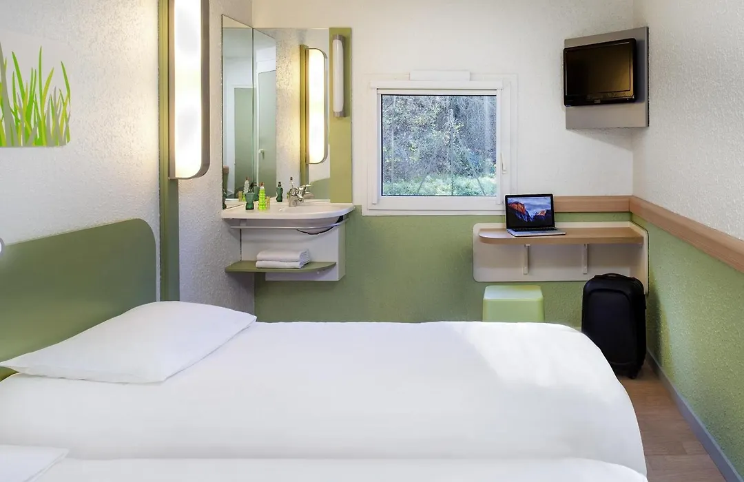 Hotel Ibis Budget Vichy-1