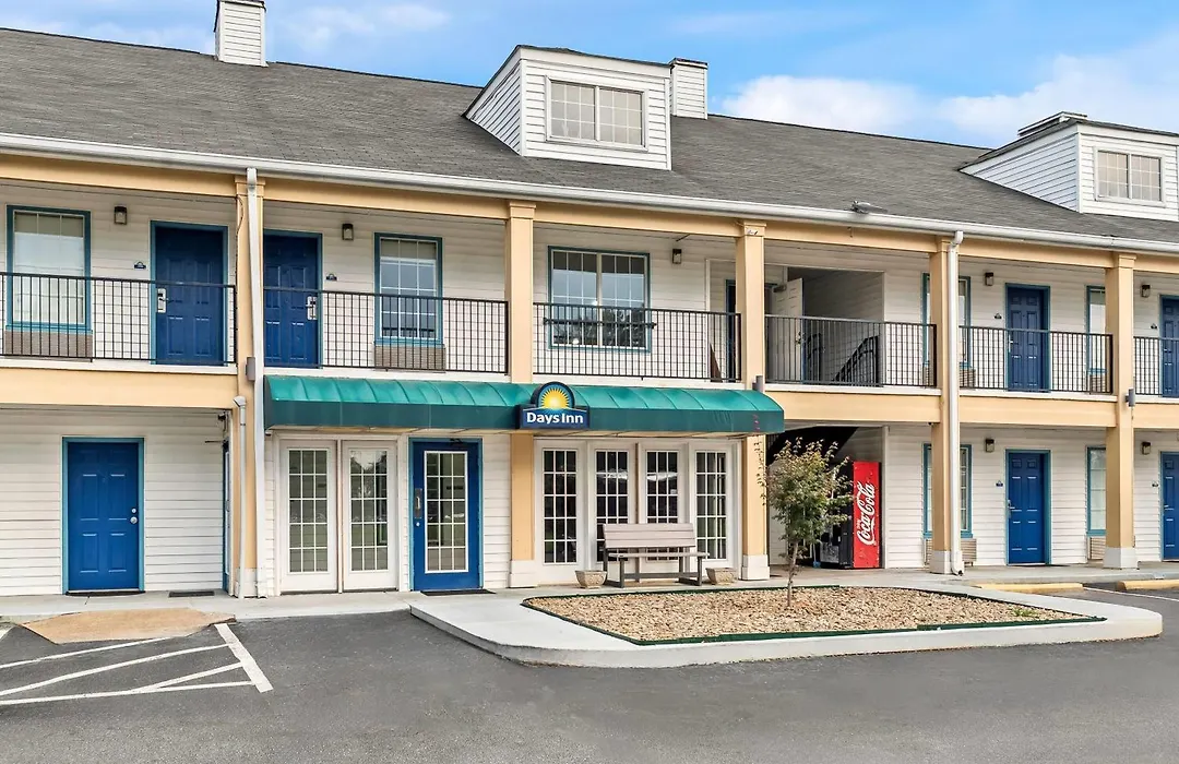 Days Inn By Wyndham Simpsonville-1