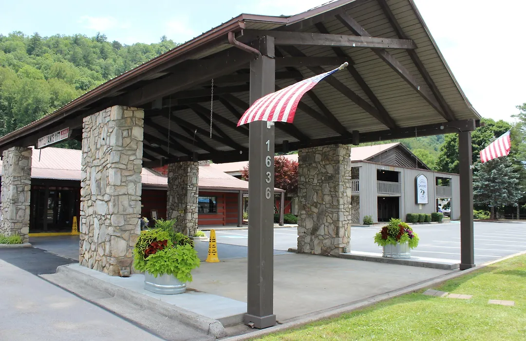 Great Smokies Inn - Cherokee-1