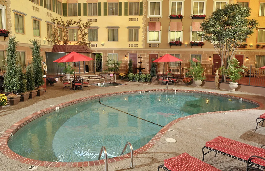 Best Western Plus White Bear Country Inn-1