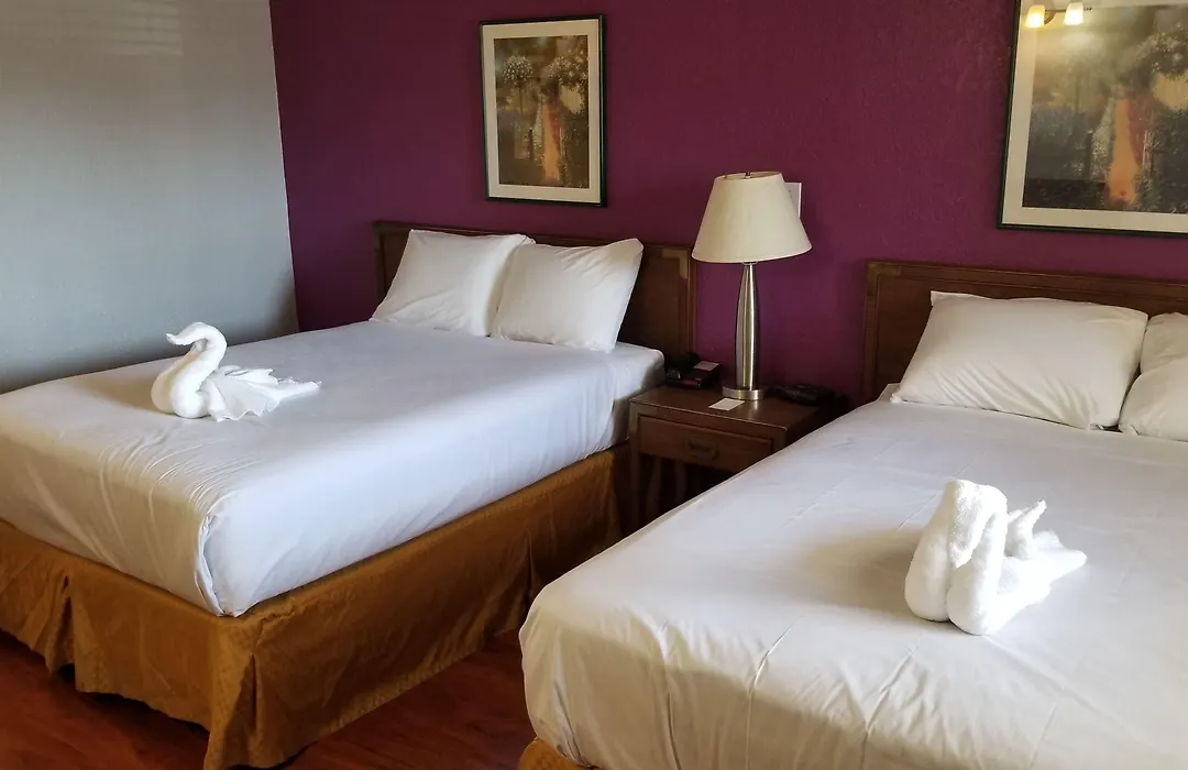 Santa Fe Inn - Pueblo-1