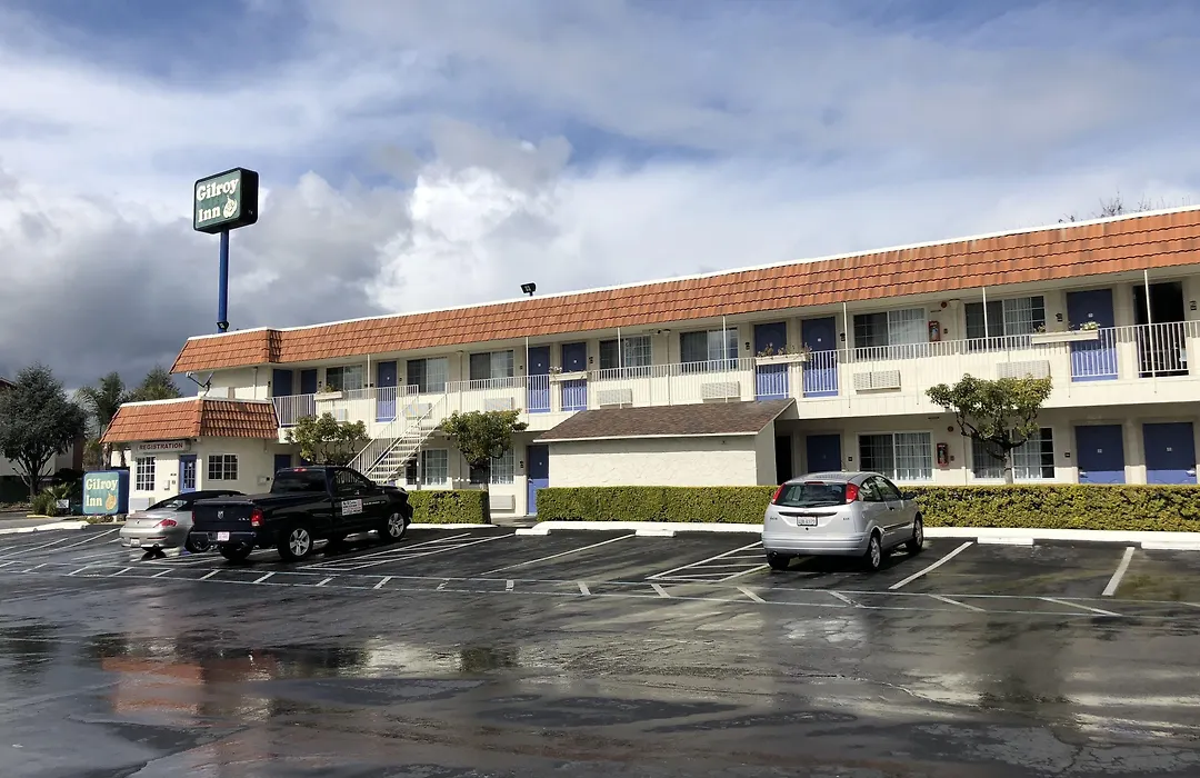 Gilroy Inn-1