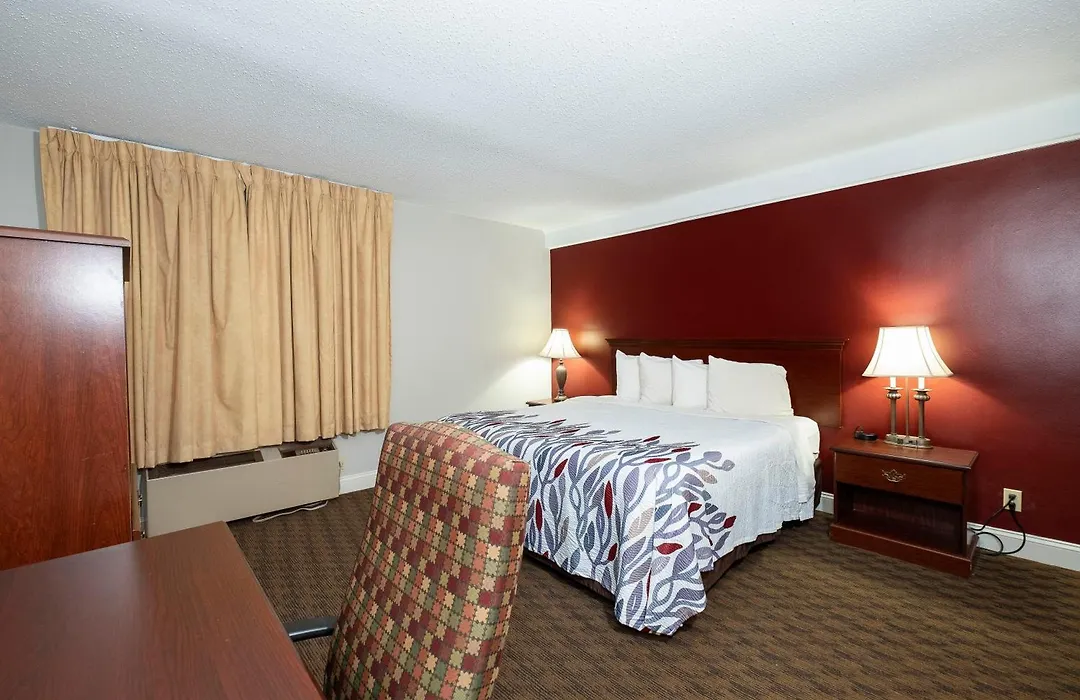 Red Roof Inn & Suites Hazleton-1