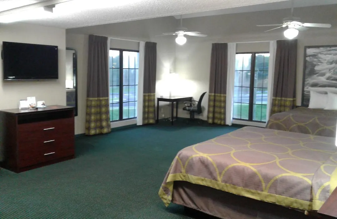 Super 8 By Wyndham Austell/Six Flags-1