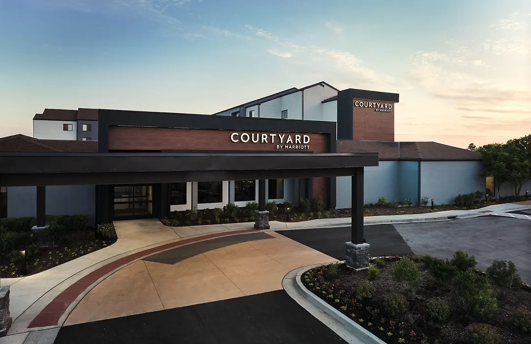 Courtyard By Marriott St. Louis Downtown West-1