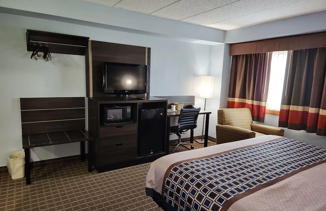 Stillwater Inn & Suites-1