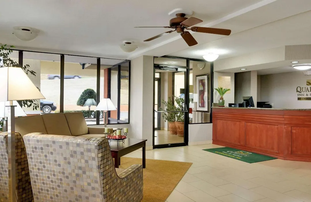 Quality Inn & Suites Clarksville-1