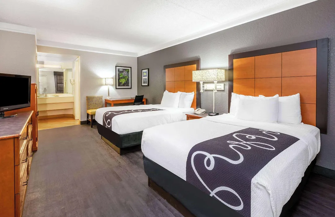 Super 8 By Wyndham The Woodlands North-1