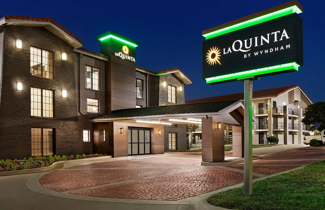 La Quinta Inn By Wyndham Temple-1