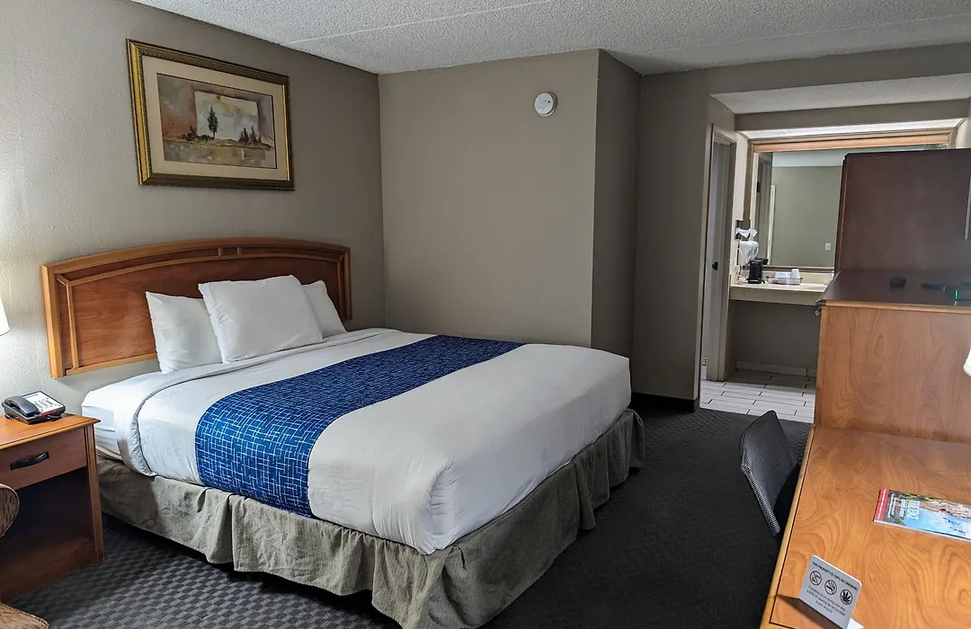 Travelodge By Wyndham Pueblo-1