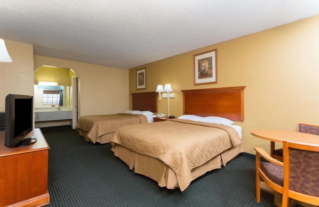 Days Inn & Suites By Wyndham Vicksburg-1