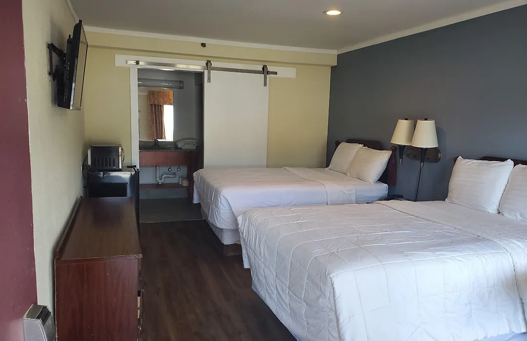 Deerfield Inn & Suites-1