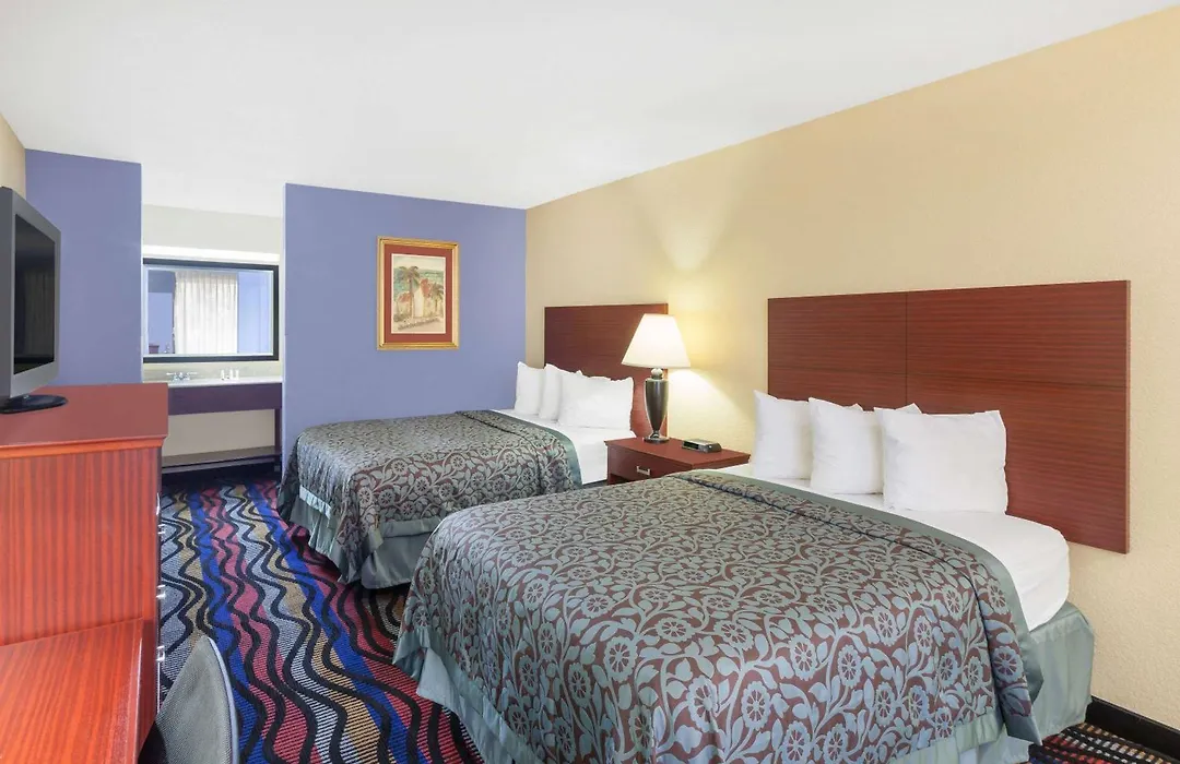 Days Inn By Wyndham Uvalde-1