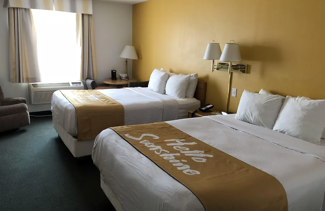 Days Inn By Wyndham Colby-1