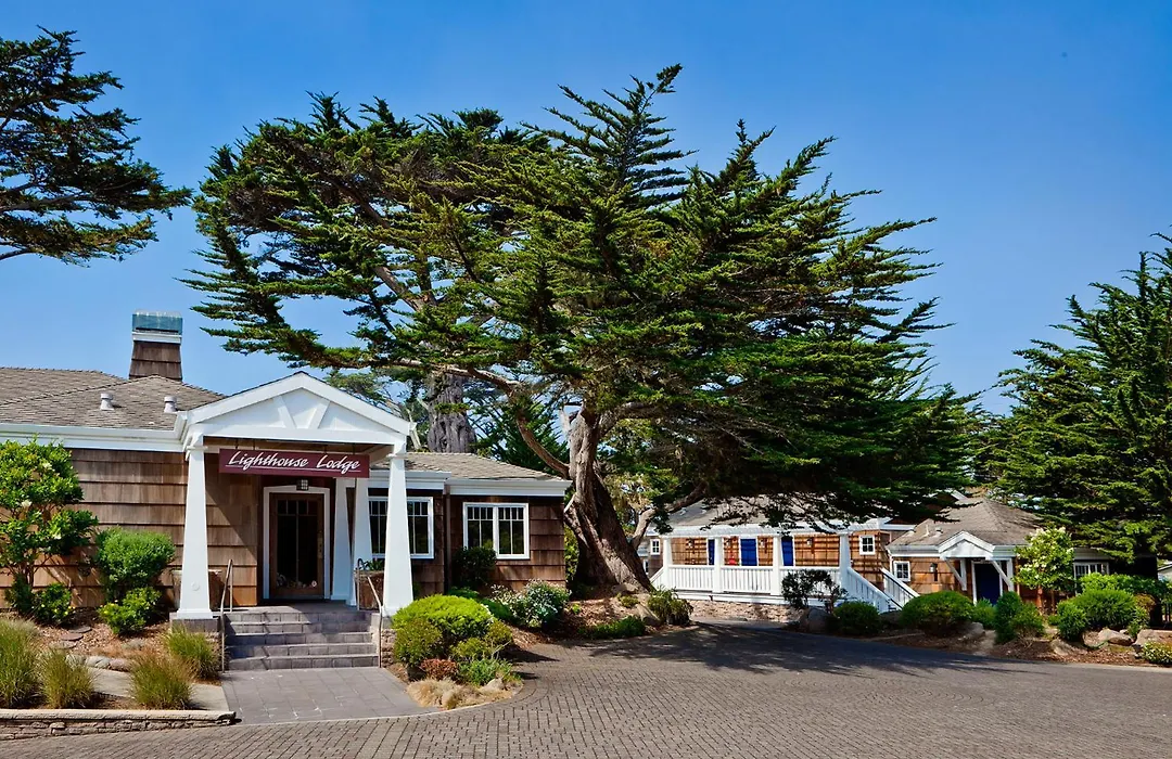 Lighthouse Lodge & Cottages-1