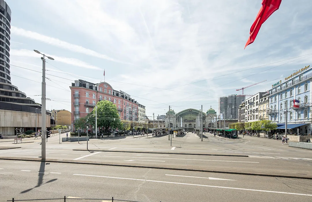 Hotel Schweizerhof Basel-1