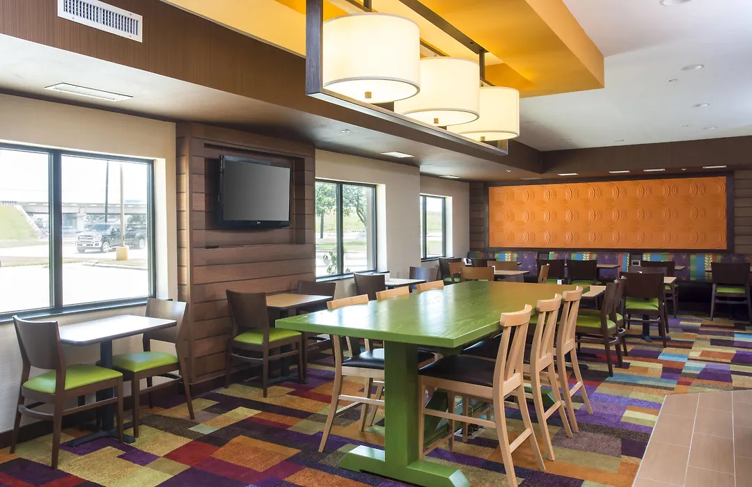 Fairfield Inn & Suites Victoria-1
