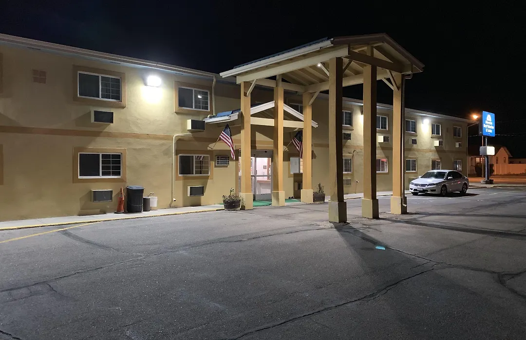 Americas Best Value Inn & Suites Sidney-1
