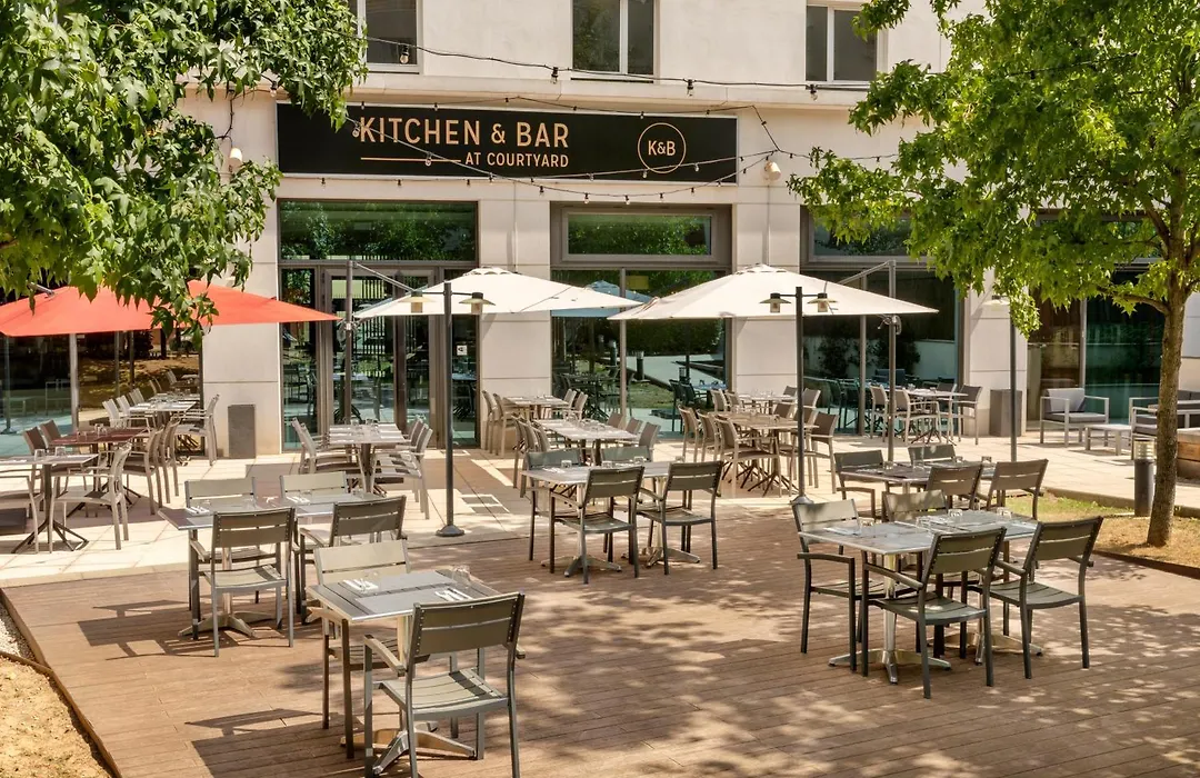 Courtyard By Marriott Paris Saint Denis-1