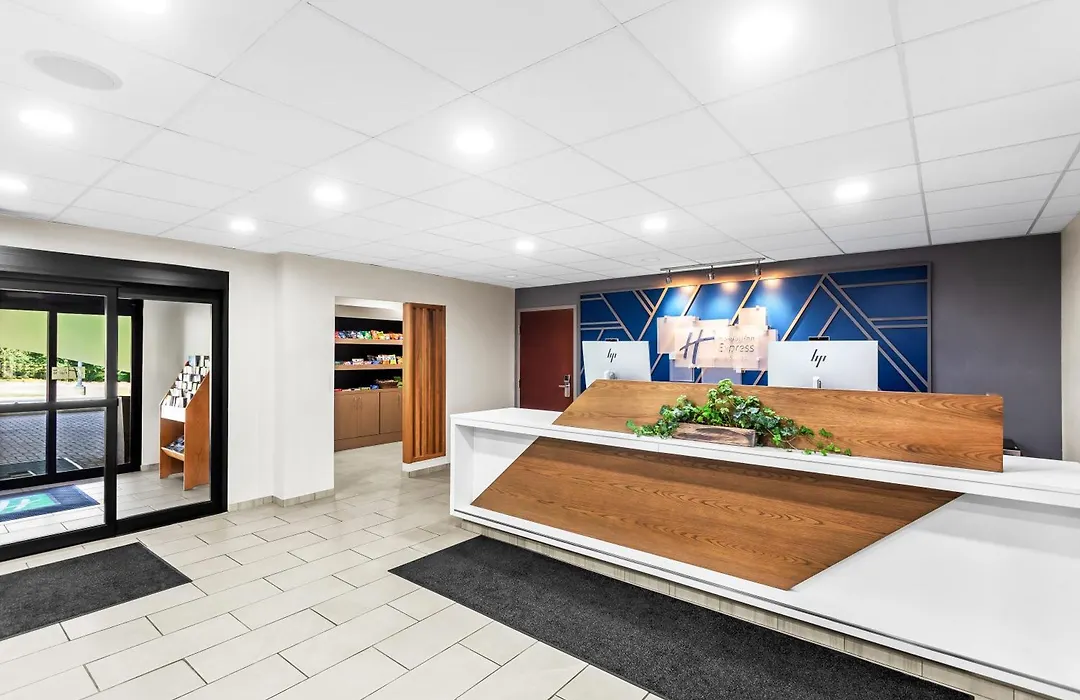 Holiday Inn Express Hotel & Suites Charleston-Southridge By Ihg-1