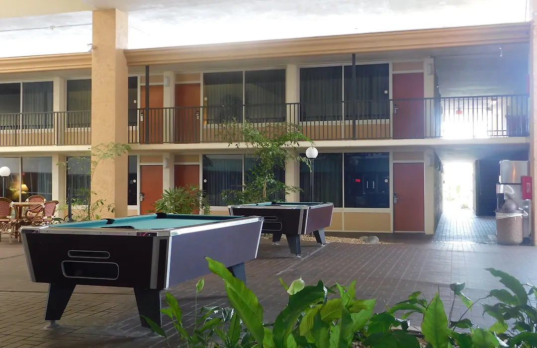 Ramada By Wyndham Kissimmee Gateway - Free Theme Park Shuttle-1