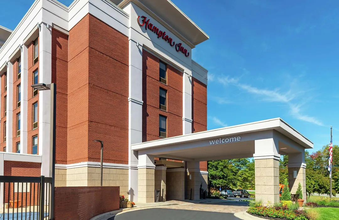 Hampton Inn Greensboro Airport-1