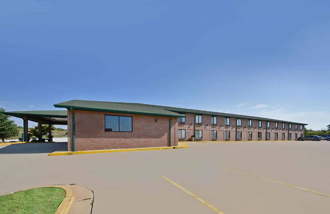 Days Inn By Wyndham Ozark Springfield-1
