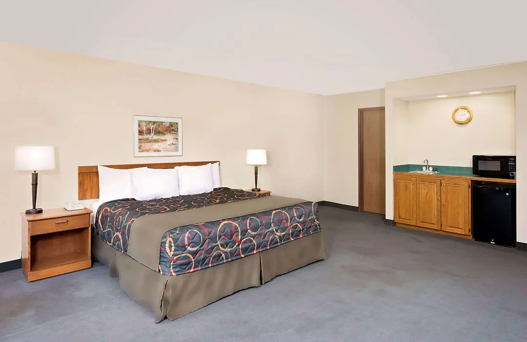 Days Inn By Wyndham Boonville-1