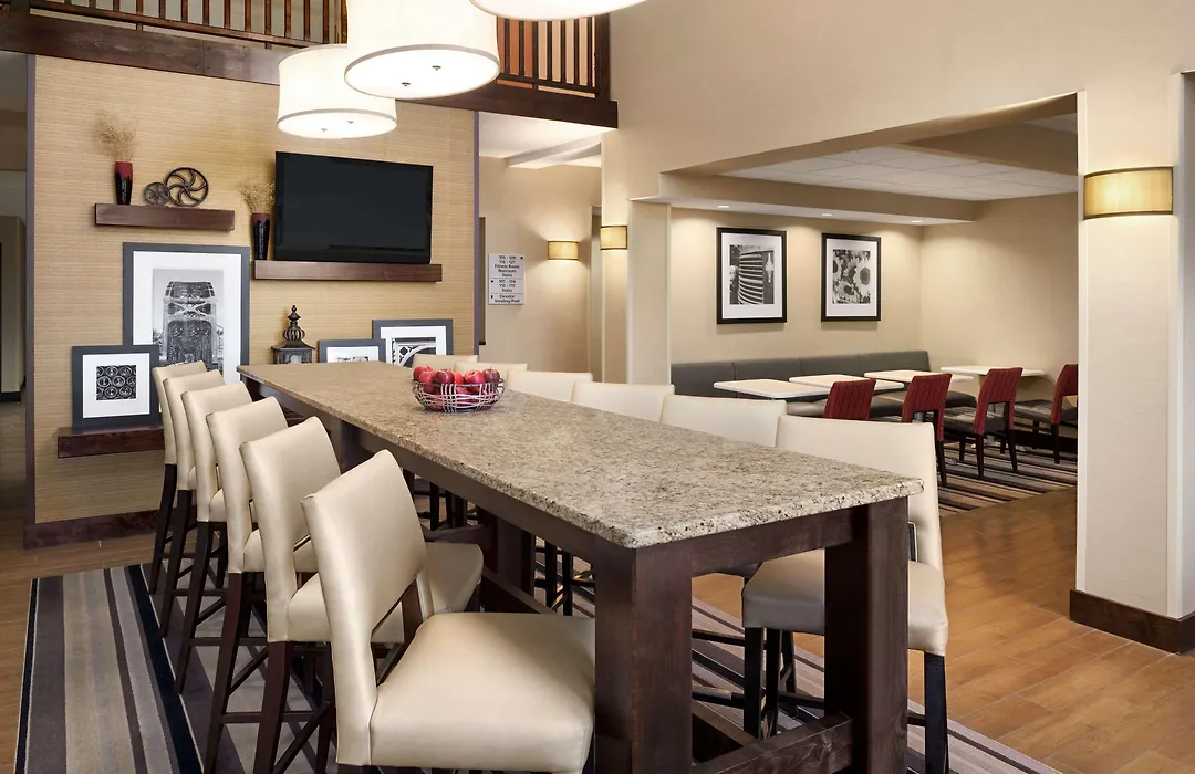 Hampton Inn Lawrence-1