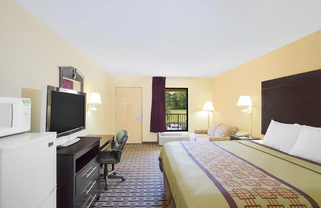 Days Inn By Wyndham Andalusia-1