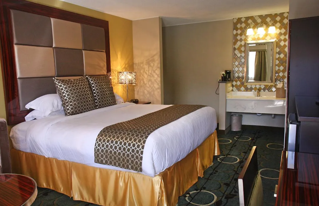Gateway Inn And Suites-1