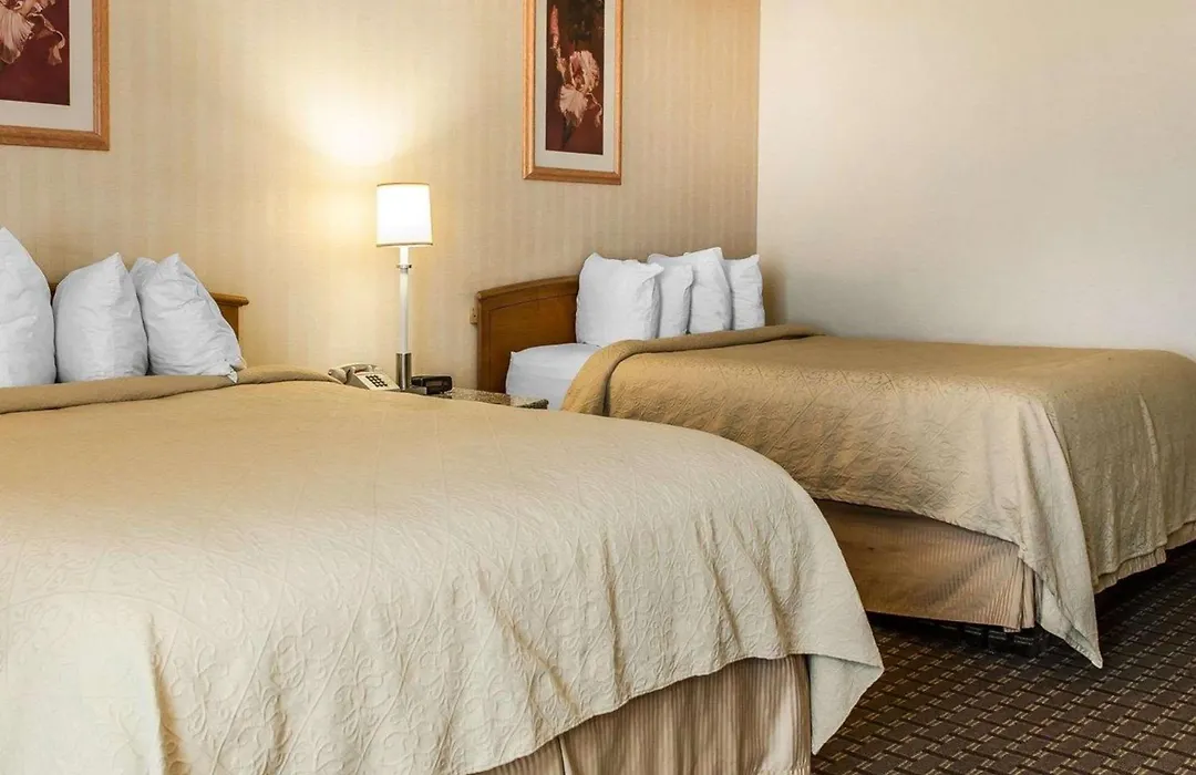 Quality Inn & Suites Shelbyville I-74-1