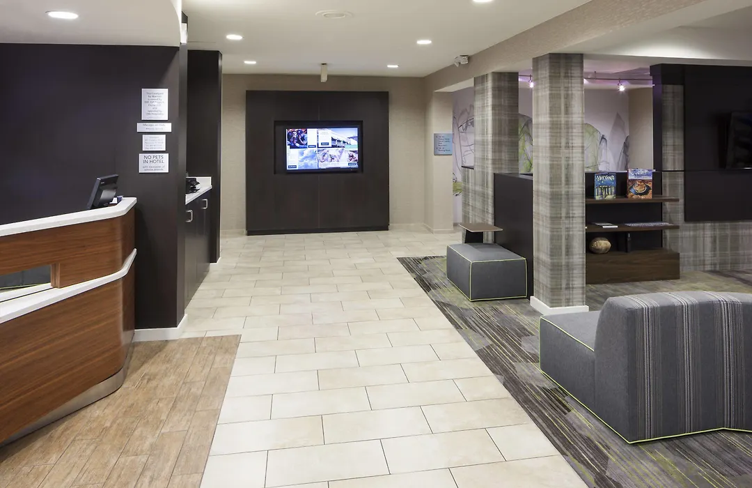Courtyard By Marriott Pensacola-1