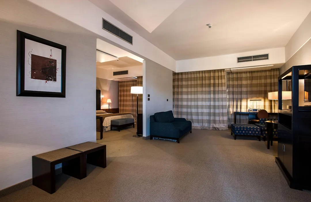 Flyon Hotel & Conference Center-1