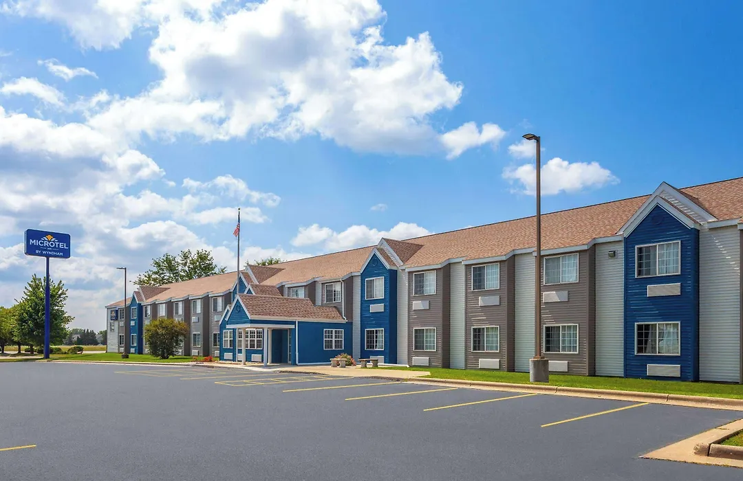 Microtel Inn By Wyndham Janesville-1