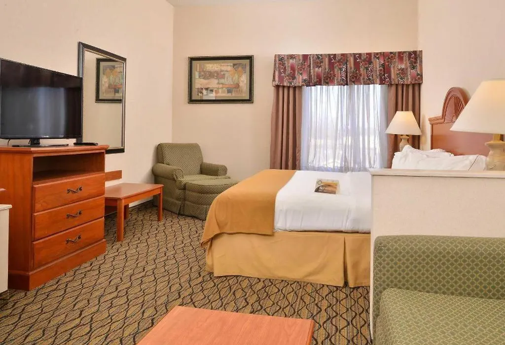 Quality Inn & Suites Jefferson City-1