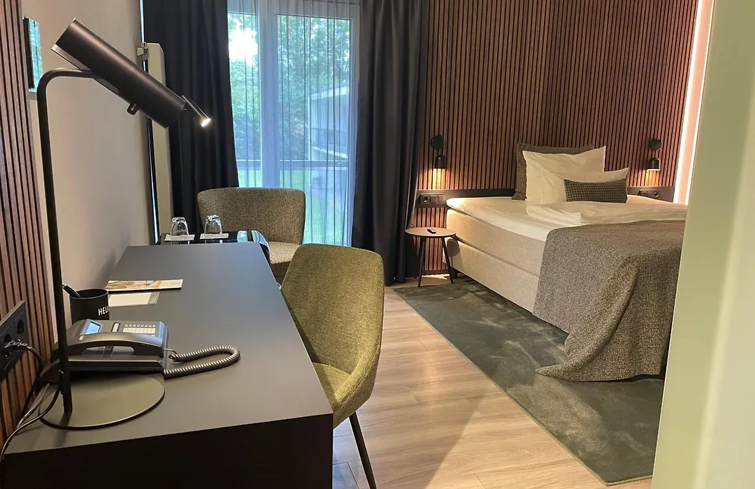 Schlosshotel Monrepos-1