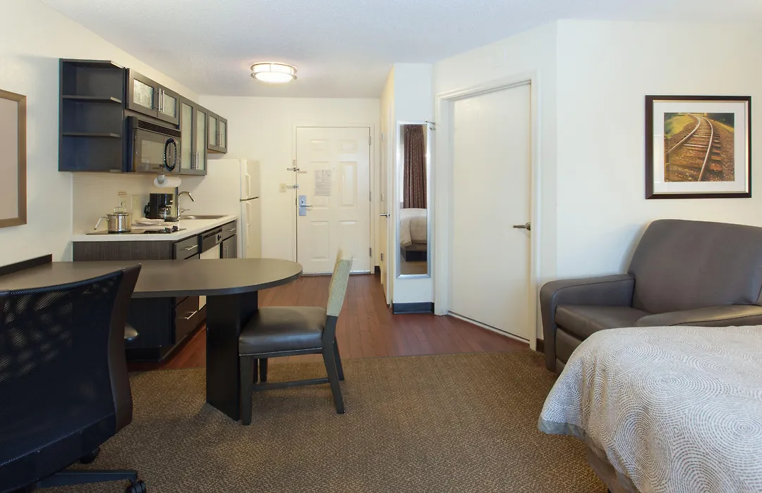 Sonesta Simply Suites Dallas Galleria-1