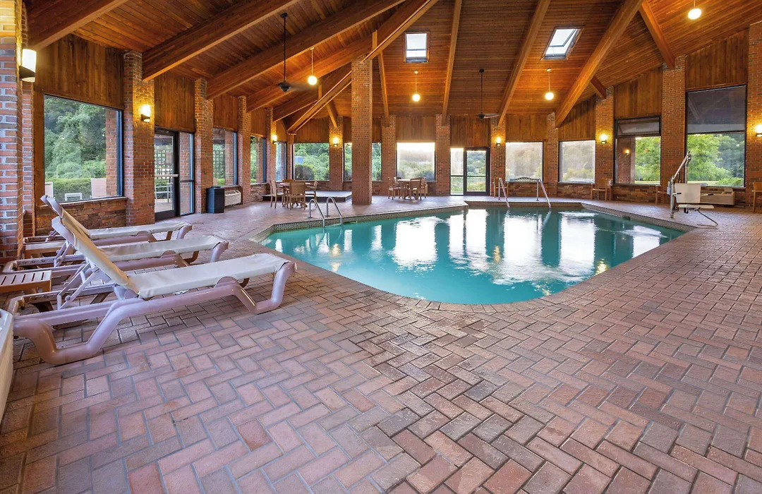 Baymont By Wyndham Lagrange-1