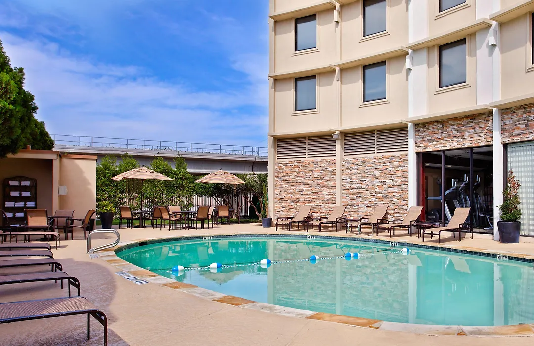 Holiday Inn Express Dallas Market Center By Ihg-1