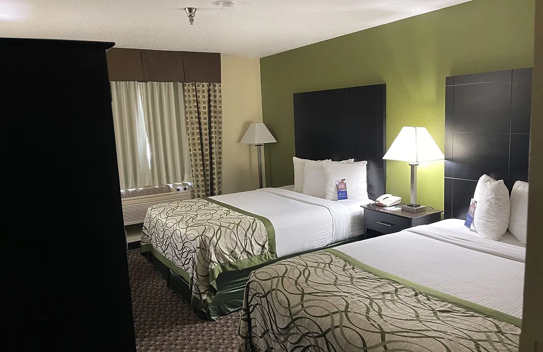 Baymont By Wyndham Holland-1