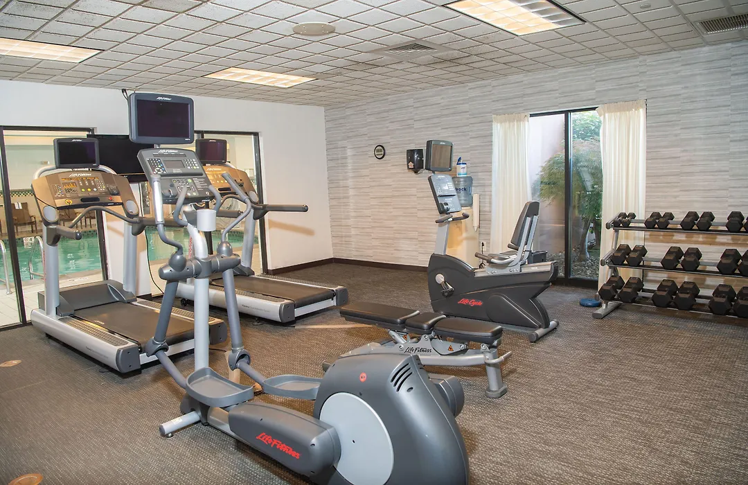 Courtyard By Marriott Erie Ambassador Conference Center-1