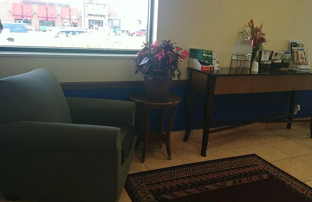 Travelodge By Wyndham Great Bend-1