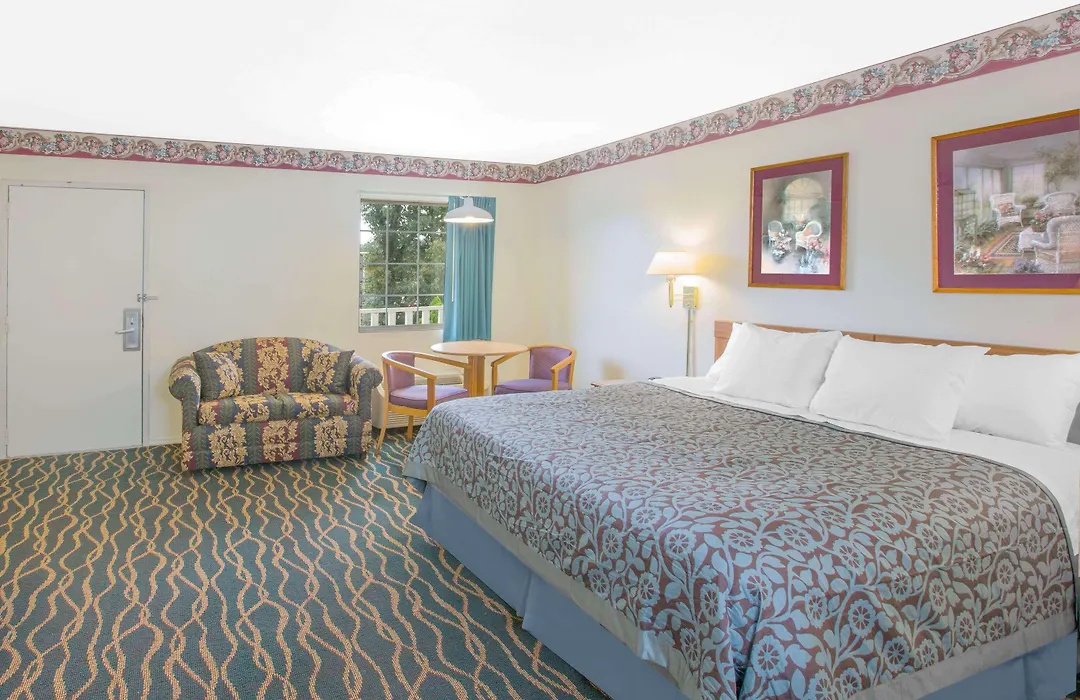 Days Inn By Wyndham Hardy-1