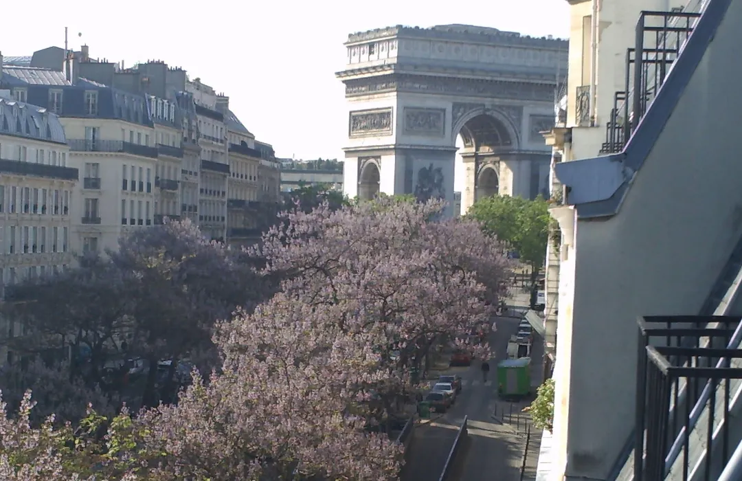 ELSA, Hôtel Paris-1
