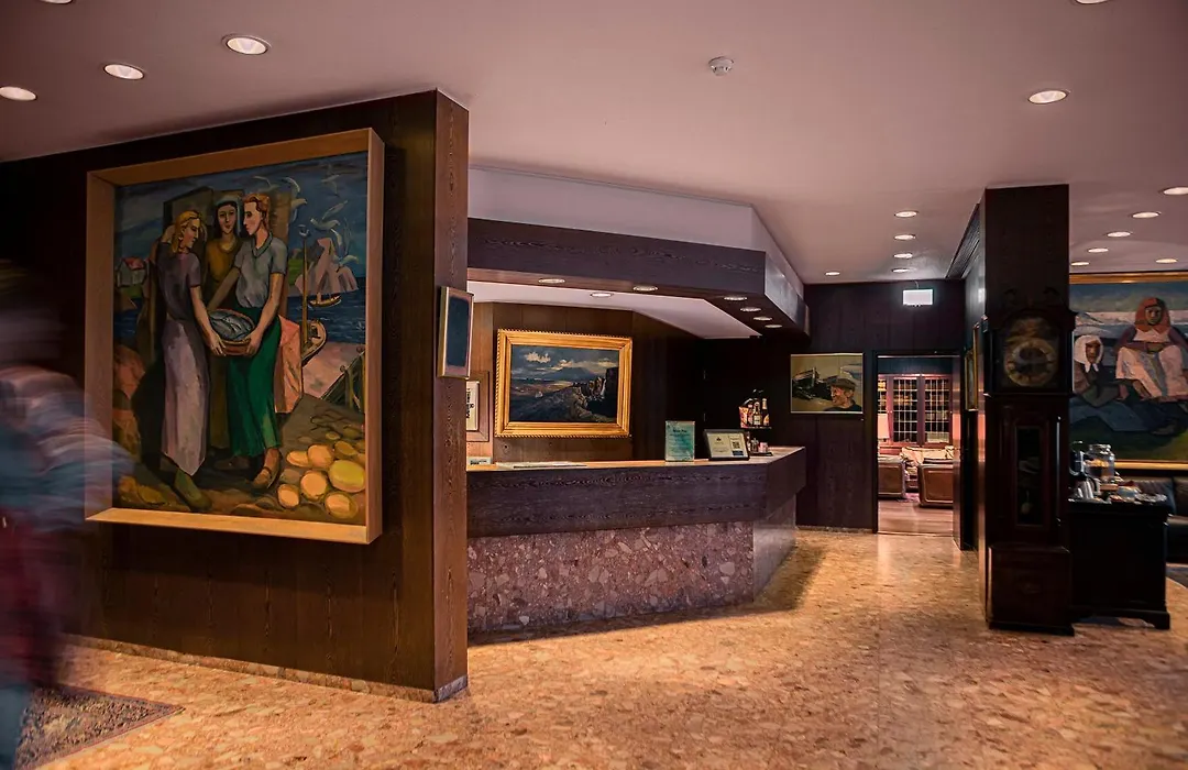 Hotel Holt - The Art Hotel-1