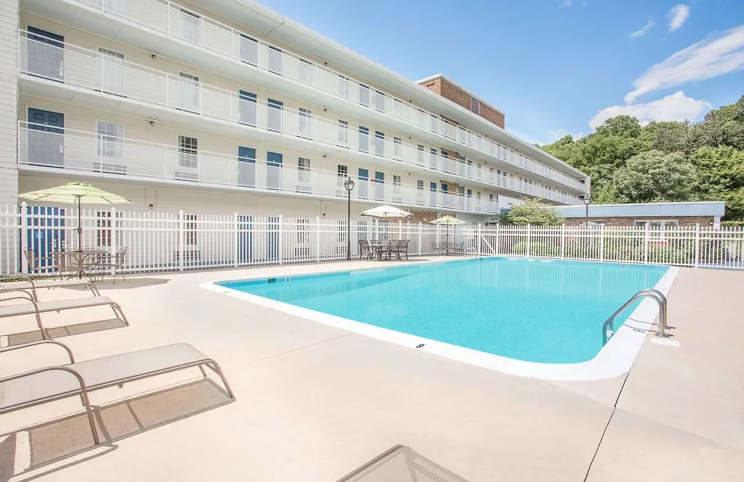 Howard Johnson By Wyndham Staunton-1