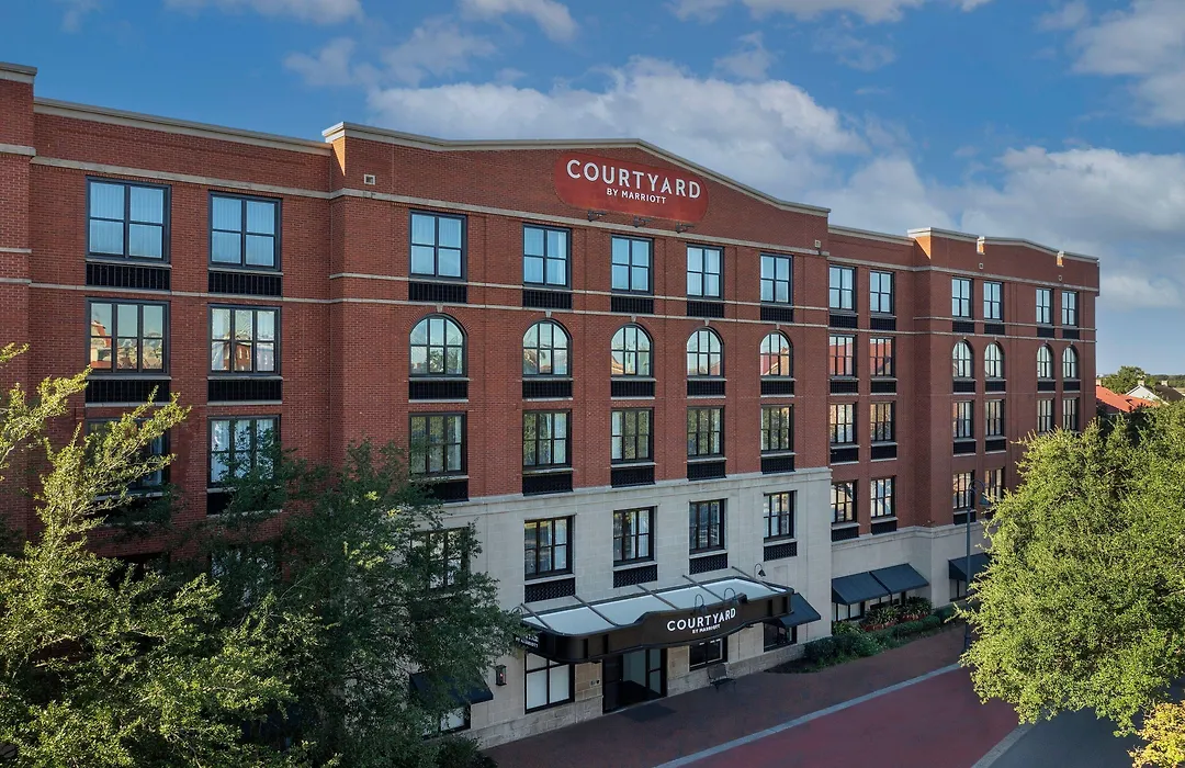Courtyard By Marriott Savannah Downtown - Historic District-1