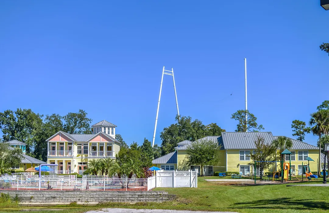 Barefoot'N Resort-1
