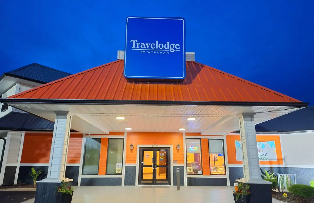 Travelodge By Wyndham Indianapolis Speedway-1